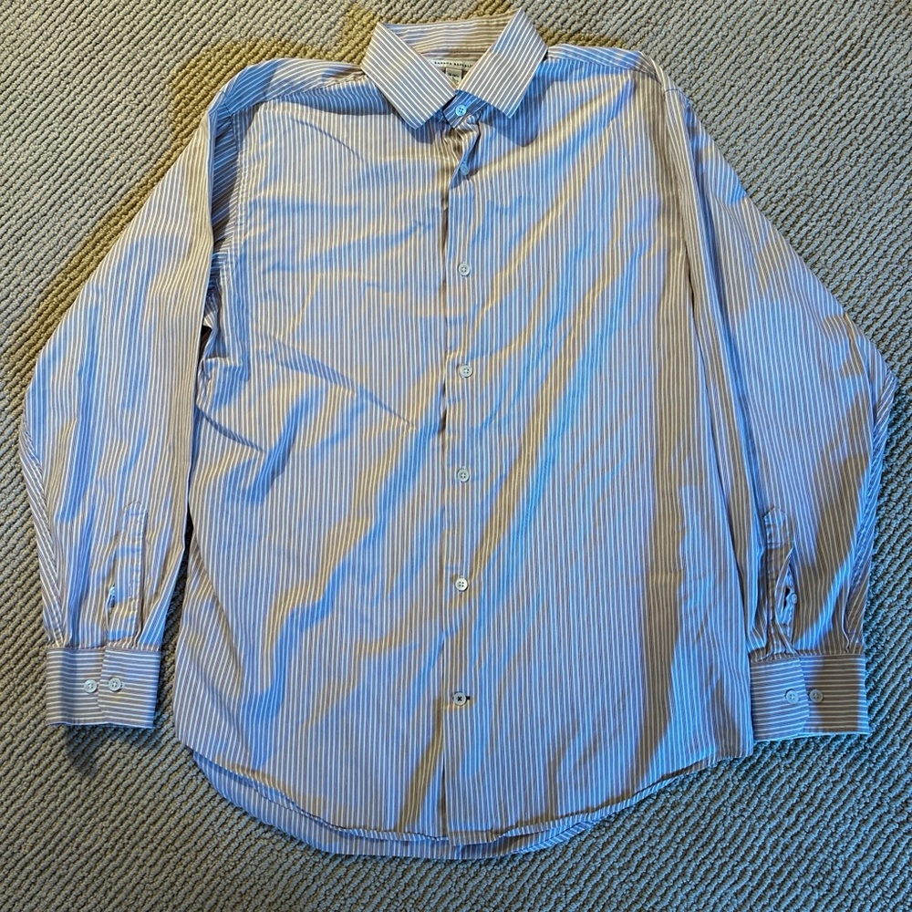 Banana Republic Men's Blue and White Striped Dress Shirt